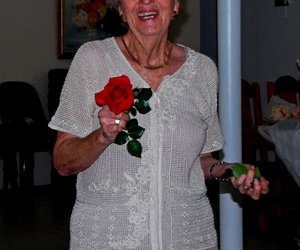 Bedrywige 80-jarige Olga